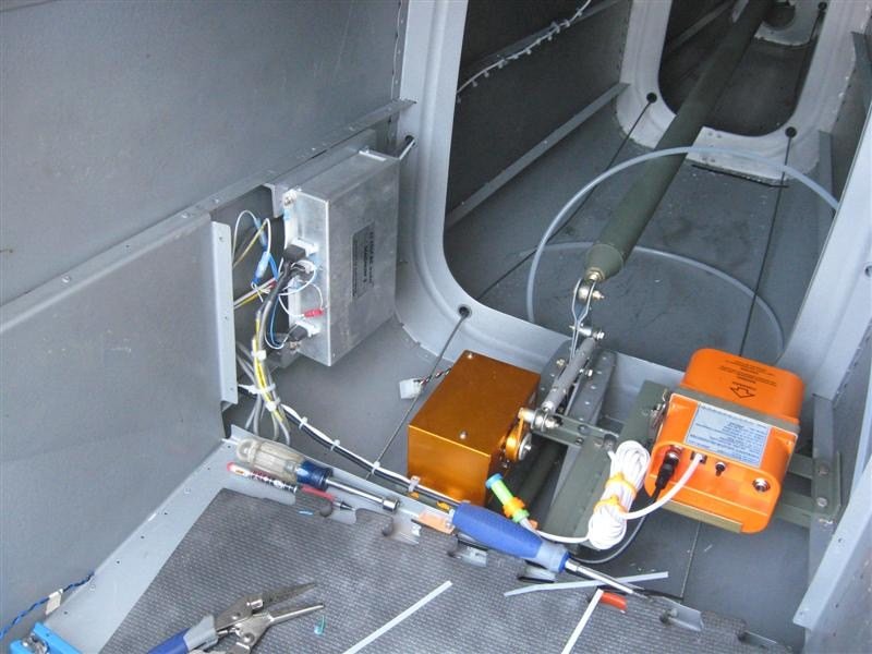 4.  Strobe and Nav light power supply, Autopilot pitch servo, and ELT.jpg